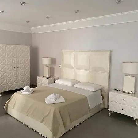 Donna Teresa 4*